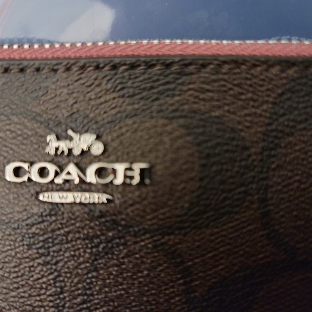 *SOLD*                        Coach Signature Logo Handcrafted Accessory - Picture 2 of 9